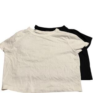 Wild Fable Women's Black and White Cropped T-Shirts - Size Medium - NWT